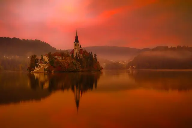 Escursione al lago di Bled: itinerario turistico popolare in Slovenia