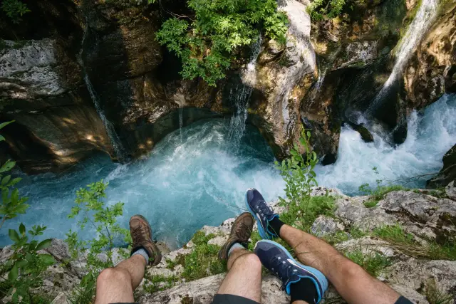 Esplora la bellezza della Slovenia attraverso le escursioni a piedi, scopri tesori nascosti e luoghi suggestivi insieme alle nostre guide esperte.