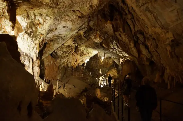 Postumia: alla scoperta delle grotte più grandi e spettacolari d'Europa