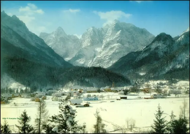 Stazioni sciistiche come Kranjska Gora, offrono una serie di piste per tutti i livelli.